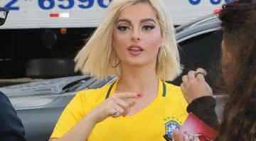 Bebe Rexha a caminho do Rock In Rio hoje (27) - (Foto: Fábio Moreno/Agnews)