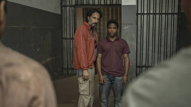 Rapazes viram alvo de tráfico humano em novo teaser de "7 Prisioneiros"; assista - Divulgação/Netflix