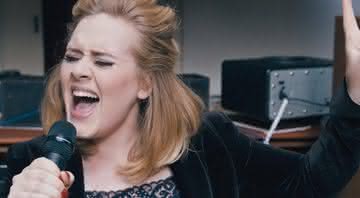 Adele em apresentação da música When We Were Young - YouTube