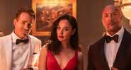 Ryan Reynolds, Gal Gadot e Dwayne Johnson são os protagonistas "Alerta Vermelho" - (Divulgação/Netflix)