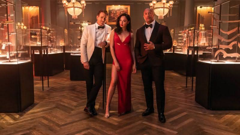 "Alerta Vermelho" ganha pôster com atores esbanjando luxo e beleza - Reprodução/Netflix