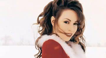 Mariah Carey no clipe de All I Want For Christmas Is You - YouTube