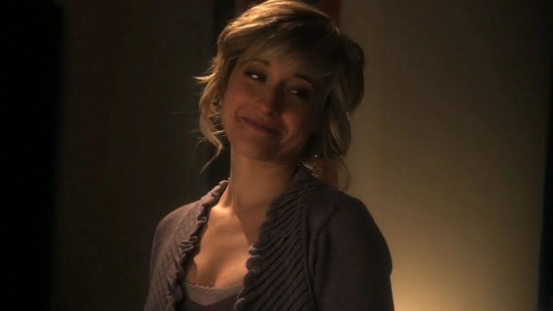 Allison Mack, atriz de "Smallville", é solta após dois anos presa por envolvimento em seita sexual - Reprodução/Warner Bros. TV