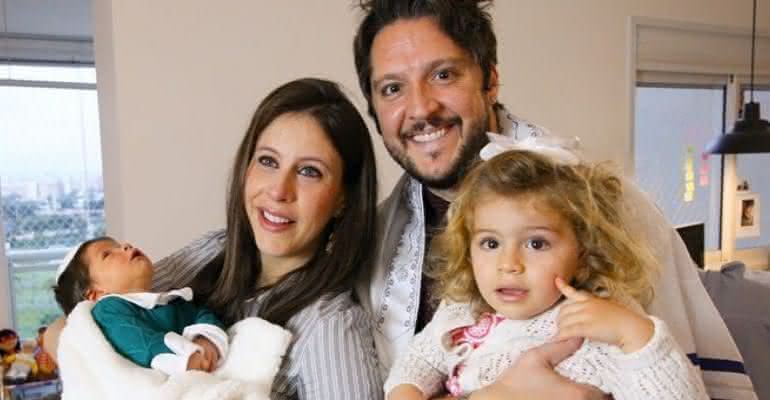 André Vasco com a esposa e os filhos, Wolf, mais novo, e Maya - andrevasco/Instagram