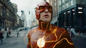Andy Muschietti, diretor de "The Flash", confirmou que Ezra Miller continuará interpretando o herói nos cinemas - Divulgação/Warner Bros. Pictures