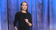 Angelina Jolie durante coletiva de Malévola 1 - YouTube