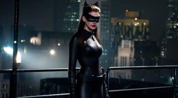 Anne Hathaway como Mulher-Gato no filme Batman: O Cavaleiro das Trevas Ressurge - Divulgação/Warner