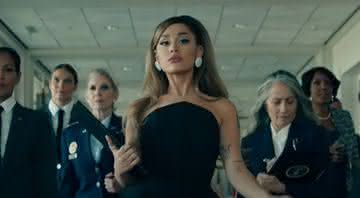 Ariana Grande no clipe de "Positions" - Reprodução/YouTube