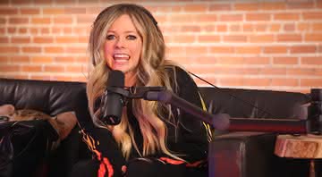 Avril Lavigne em entrevista para o programa Zach Sang Show. Reprodução/YouTube