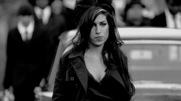 "Back to Black", cinebiografia de Amy Winehouse, terá mesma diretora de "50 Tons de Cinza" - Reprodução/YouTube