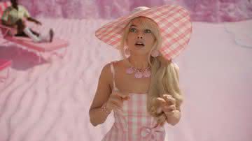 Personagens de "Barbie", novo filme de Greta Gerwig ("Adoráveis Mulheres"), teriam um visual mais plastificado - Divulgação/Warner Bros. Pictures