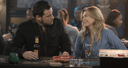 Alex Karev e Meredith Grey no Bar do Joe em Grey's Anatomy - Divulgação/ABC