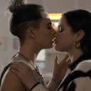 Cara Delevingne diz que foi engraçado beijar Selena Gomez para cena de "Only Murders in the Building" - Divulgação/Star+