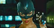 Halle Berry como Mulher-Gato - Warner Bros. Pictures