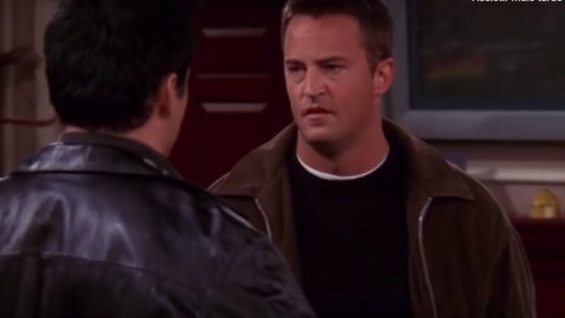 Matthew Perry como Chandler em Friends. Crédito: Divulgação/NBC