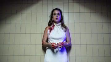 Cláudia Abreu está pronta para se vingar em nova imagem de "Tempos de Barbárie" - Divulgação/Paris Filmes