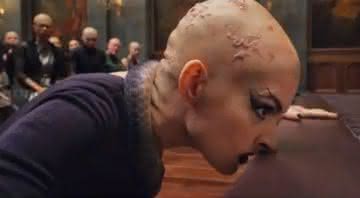 Anne Hathaway aparece careca e com verrugas em nova prévia de "Convenção das Bruxas" - Reprodução/Warner Bros. Pictures