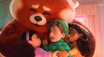 Mei Lee é uma adolescente que consegue se transformar em um panda vermelho gigante - Divulgação/Pixar