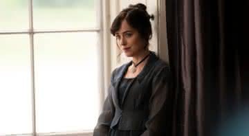 Dakota Johnson como Anne Elliot no filme "Persuasão" - Divulgação/Netflix