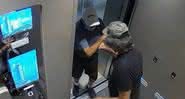 Homem em confronto com idoso no elevador - Youtube