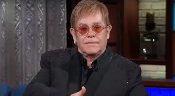 Elton John em talk show estadunidense - YouTube