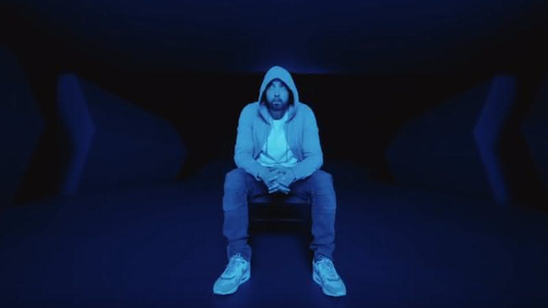 Eminem no clipe de Darkness, single de seu novo álbum - YouTube