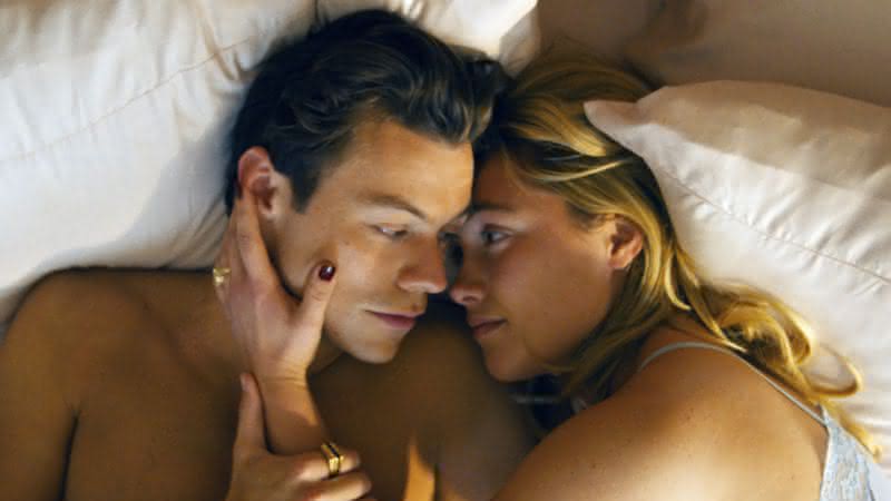 Florence Pugh critica polêmica em torno de cena sexo de oral de "Não Se Preocupe, Querida": "O filme é maior que isso" - Divulgação/Warner Bros.