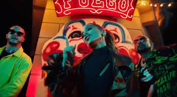 DJ Snake, Anitta  e Sean Paul em clipe de Fuego - YouTube