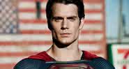 Henry Cavill como Clark Kent em "Homem de Aço" - (Divulgação/Warner Bros.)