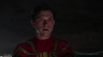 Tom Holland reprisa o papel de Peter Parker em “Homem-Aranha: Sem Volta Para Casa” - (Reprodução/Sony Pictures)