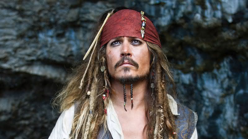 Johnny Depp em "Piratas do Caribe" - Reprodução/Disney