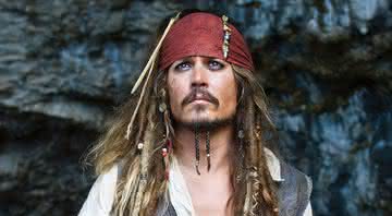 Johnny Depp em "Piratas do Caribe" - Reprodução/Disney