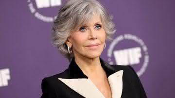 Jane Fonda atira prêmio na cabeça de diretora no Festival de Cannes - Emma McIntyre/Getty Images