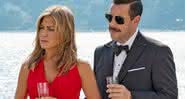 Jennifer Aniston e Adam Sandler em cena de Mistério no Mediterrâneo - Divulgação/Netflix