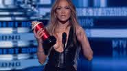 Jennifer Lopez no palco do MTV Movie & TV Awards 2022 - Reprodução/MTV