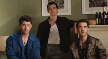 Jonas Brothers estrelam nova comédia da Netflix, "Family Roast" - Divulgação/Netflix