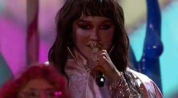 Kesha no palco do American Music Awards - ABC