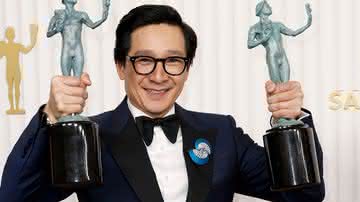Ke Huy Quan se torna o 1º ator asiático a ganhar a categoria melhor ator coadjuvante no SAG Awards - Reprodução: Frazer Harrison/Getty Image