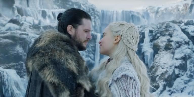 Kit Harington e Emilia Clarke em cena da oitava temporada de 'Game of Thrones' - Reprodução/HBO
