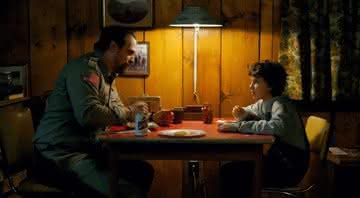 Xerife Jim Hopper e Eleven em 'Stranger Things' - Divulgação/Netflix