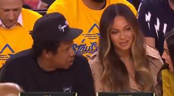 Jay-Z e Beyoncé nas finais da NBA. - Reprodução/Twitter
