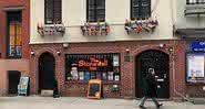 Fachada do bar The Stonewall Inn, em Nova York - Pedro Rocha