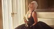 Lady Gaga segura o seu Oscar de Canção Original por 'Shallow' - Reprodução/Instagram