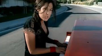 Cena do clipe de 'A Thousand Miles', de Vanessa Carlton - Reprodução/YouTube