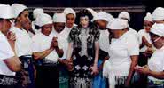 Madonna com a Orquestra Batukadeiras no clipe de 'Batuka' - Reprodução/Vevo
