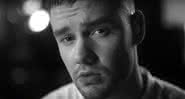 Liam Payne no clipe preto e branco de All I Want (For Christmas) - YouTube