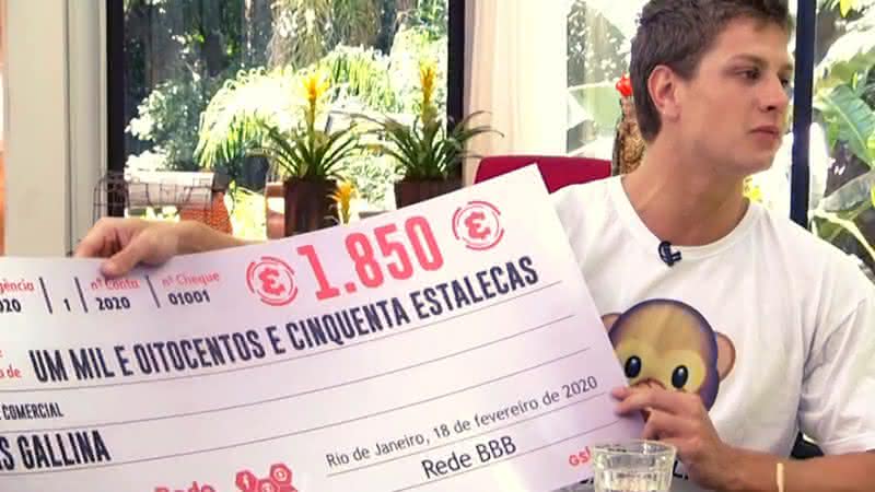 Lucas Gallina leva cheque de estalecas ao Mais Você - Globo
