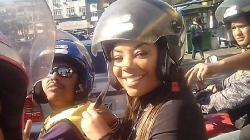 Ludmilla vai de mototáxi a Globo - Reprodução/Twitter