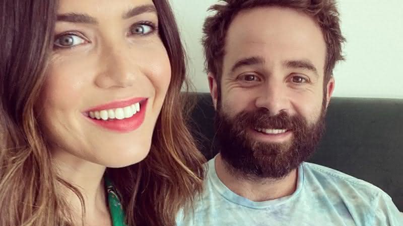 Mandy Moore e seu esposo, Taylor Goldsmith,  em publicação nas redes sociais - Reprodução/Instagram