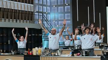 Após eliminação tripla na estreia, nove cozinheiros seguem na briga pelo troféu. - Reprodução: Melissa Haidar/Band